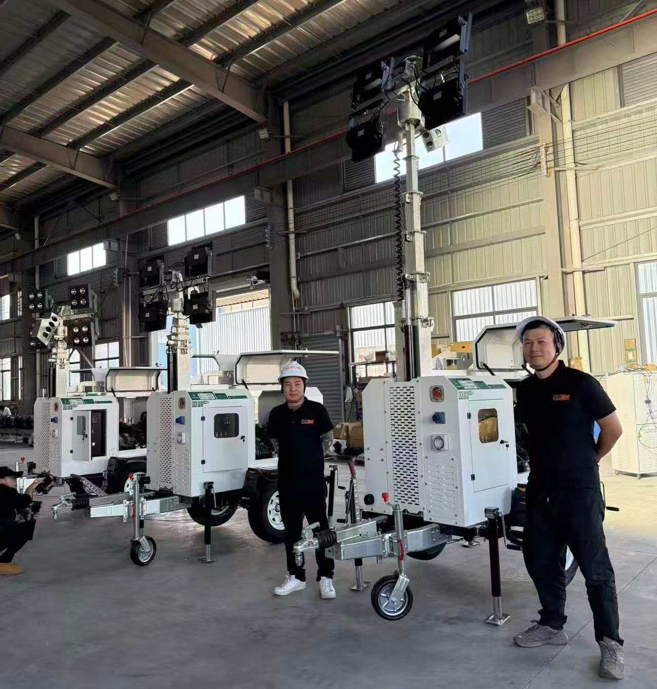 Nouvelle série de générateurs pour tours d'éclairage personnalisés, terminée et prête pour l'expédition mondiale.